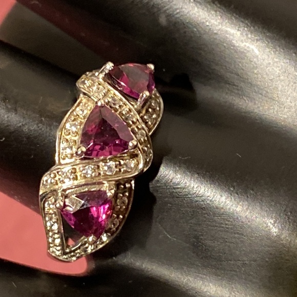 Trillion Raspberry Color Rhodolite - Picture 3 of 15